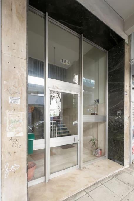 Spacious Urban Apt In The Heart Of Athens Exterior photo
