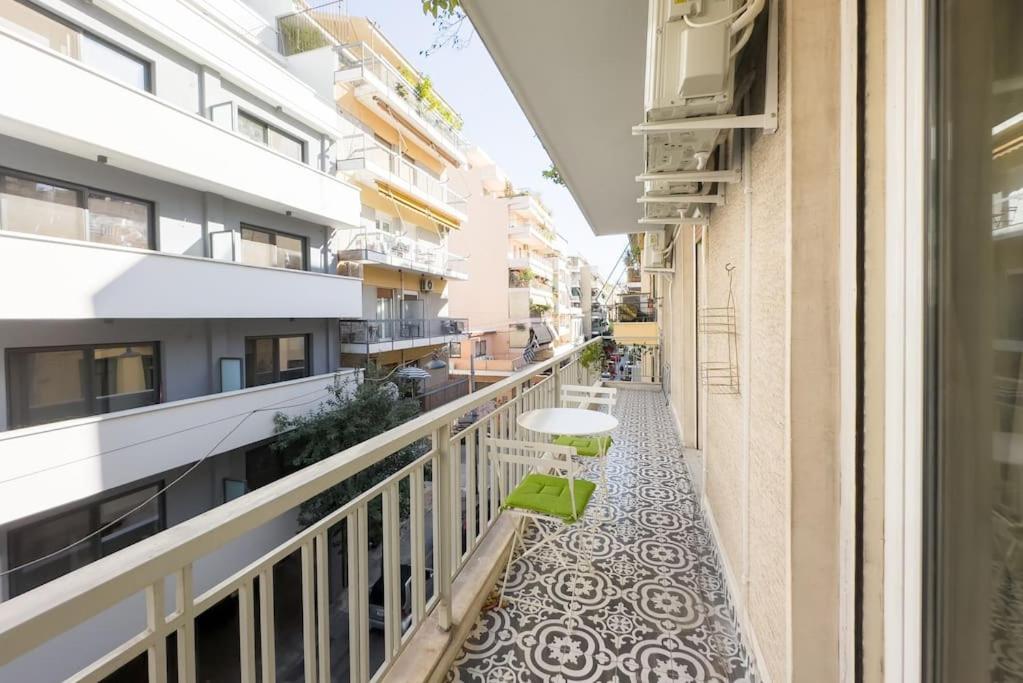 Spacious Urban Apt In The Heart Of Athens Exterior photo