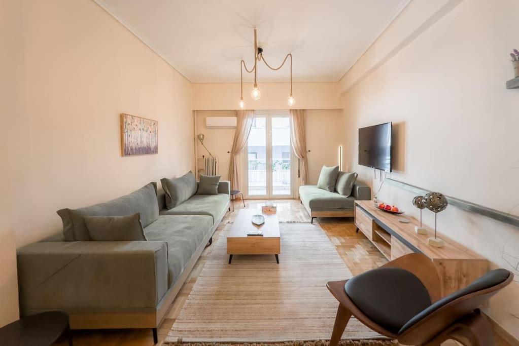 Spacious Urban Apt In The Heart Of Athens Exterior photo